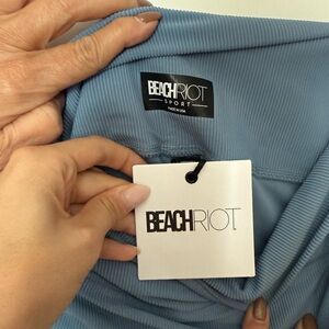 Blue ribbed leggings